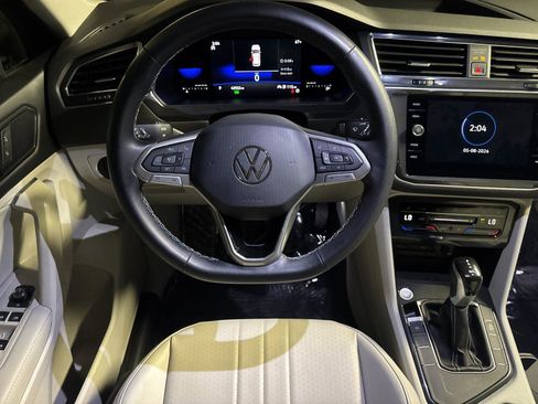 Used 2023 Volkswagen Tiguan SE FWD image 13