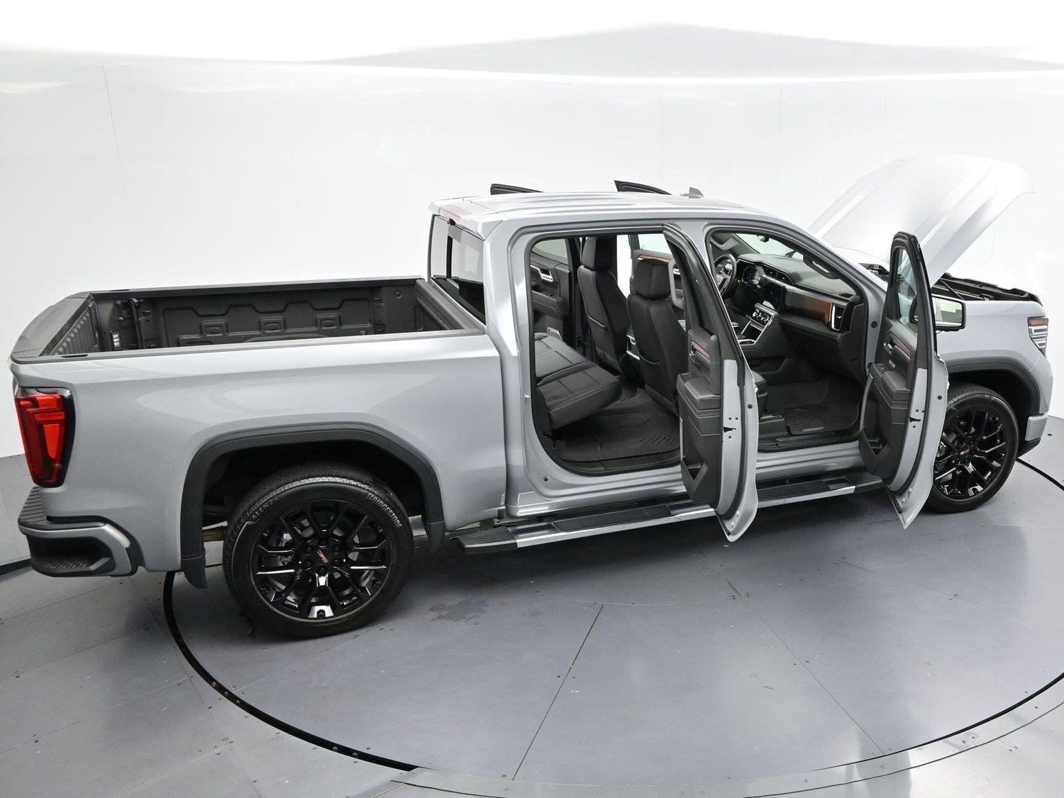 Used 2025 GMC Sierra 1500 Denali w/ Technology Package AWD/4WD image 40