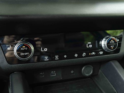 Used 2024 Mitsubishi Outlander SE AWD/4WD image 31
