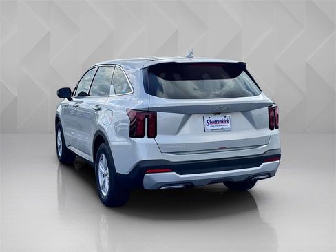 New 2026 Kia Sorento LX image 7
