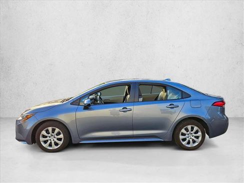 Used 2025 Toyota Corolla LE FWD image 4