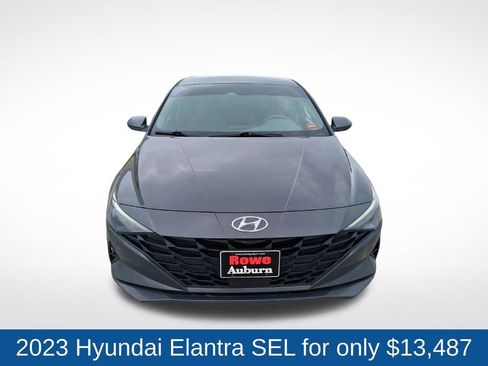Used 2023 Hyundai Elantra SEL w/ Convenience Package FWD image 2