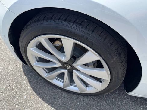 Used 2019 Tesla Model 3 Standard Range Plus image 11