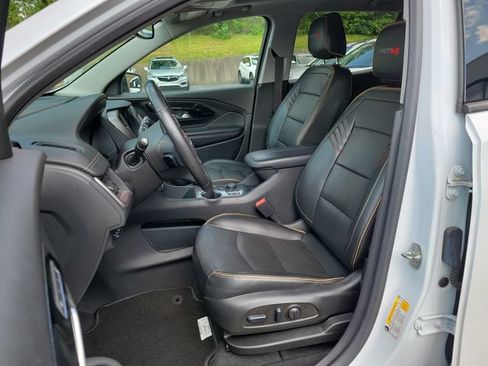 Used 2022 GMC Terrain AT4 w/ Tech Package AWD/4WD image 13