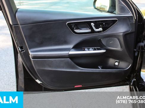 Used 2025 Mercedes-Benz C 300 Sedan image 25