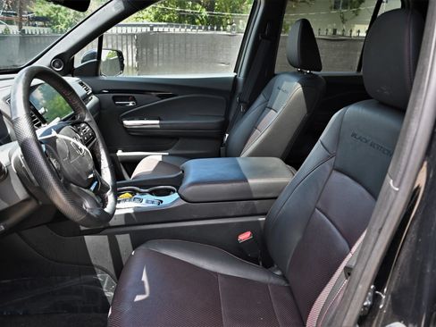 Used 2025 Honda Ridgeline Black Edition image 13