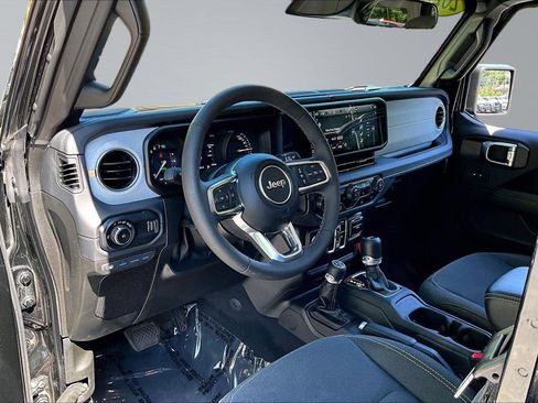 Certified 2025 Jeep Wrangler Unlimited Sahara AWD/4WD image 14