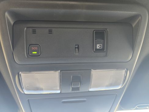 Used 2024 Nissan Titan SV w/ SV Convenience Package image 36