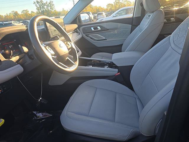 Used 2026 Ford Explorer Platinum w/ LUX Leather Package AWD/4WD image 11