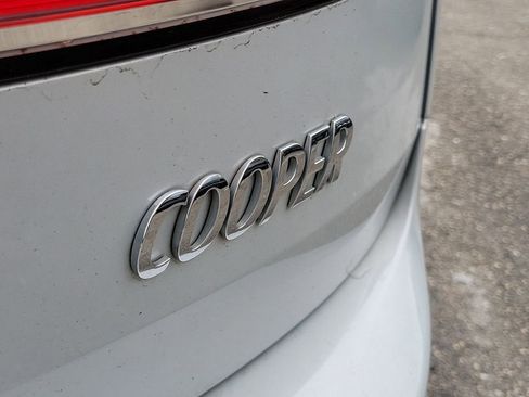 Used 2019 MINI Cooper Clubman ALL4 w/ Premium Package image 12