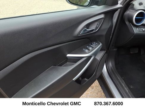 Used 2025 Chevrolet Trax LS w/ Driver Confidence Package image 9