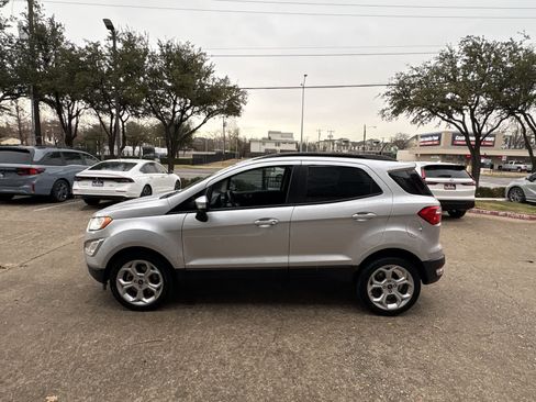 Used 2021 Ford EcoSport SE w/ SE Convenience Package image 3