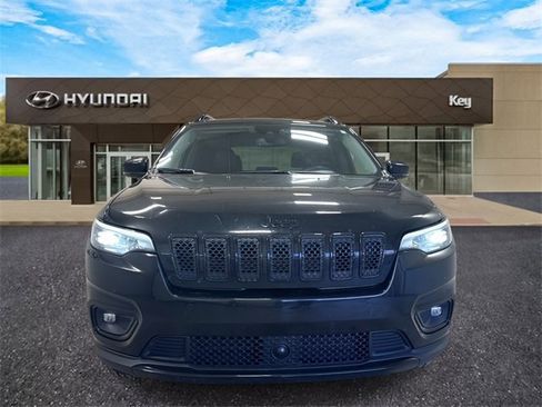 Used 2023 Jeep Cherokee Altitude Lux image 2