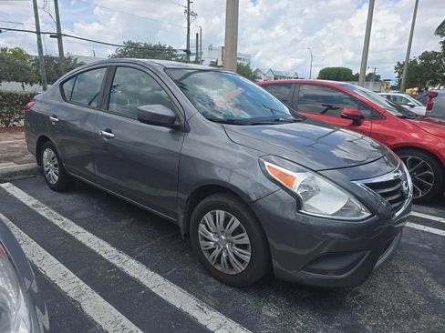 Used 2017 Nissan Versa SV FWD image 1
