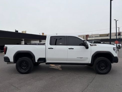 Used 2025 GMC Sierra 2500 AT4X w/ AT4X AEV Edition image 2