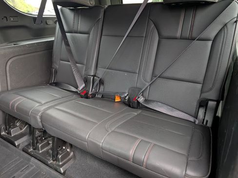 Used 2021 Chevrolet Suburban RST w/ Luxury Package image 12