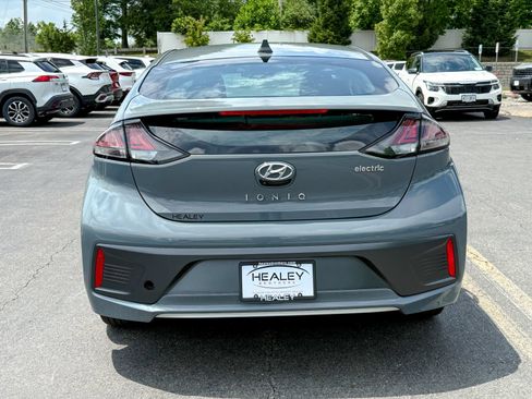 Used 2020 Hyundai Ioniq SE FWD image 7