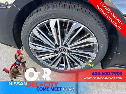 Used 2025 Nissan Altima 2.5 SL FWD image 9