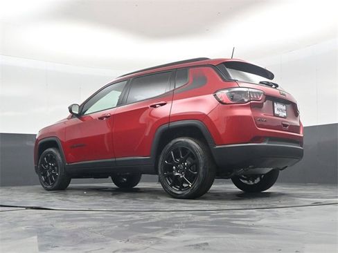 New 2026 Jeep Compass Latitude image 41