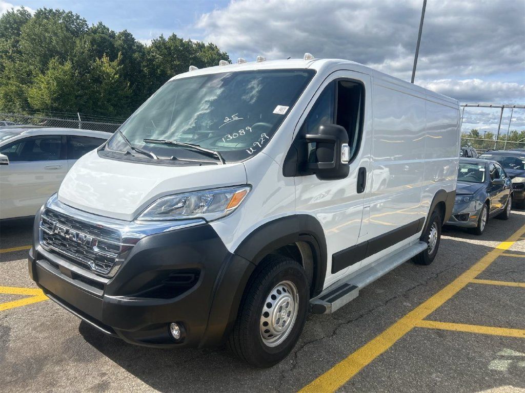 Used 2025 RAM ProMaster 2500 w/ U-Haul Equipment Group FWD image 4