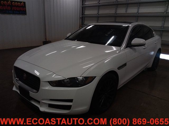 Used 2017 Jaguar XE RWD image 4
