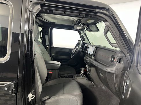 Certified 2025 Jeep Wrangler Unlimited Rubicon image 31