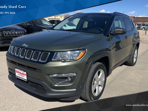 Used 2019 Jeep Compass Latitude w/ Cold Weather Group AWD/4WD image 1