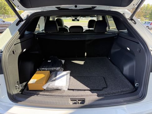 New 2026 Volkswagen Atlas Cross Sport SE w/ Panoramic Sunroof Package AWD/4WD image 29