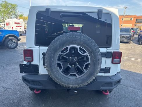Used 2016 Jeep Wrangler Unlimited Rubicon AWD/4WD image 9
