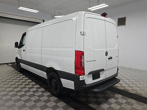 Used 2024 Mercedes-Benz Sprinter 2500 image 4