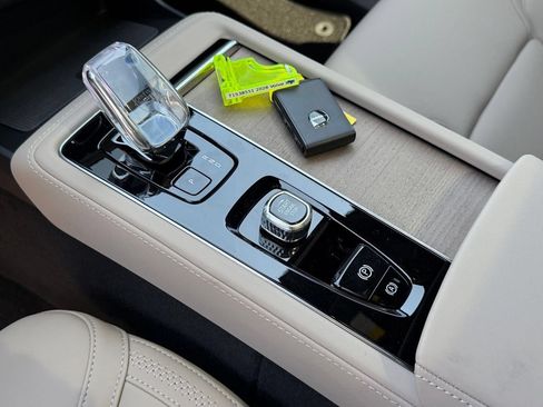 New 2026 Volvo XC90 B5 Core AWD/4WD image 13