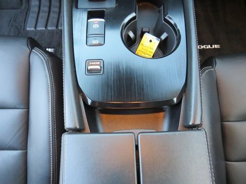 Used 2021 Nissan Rogue SL w/ Premium Package image 22