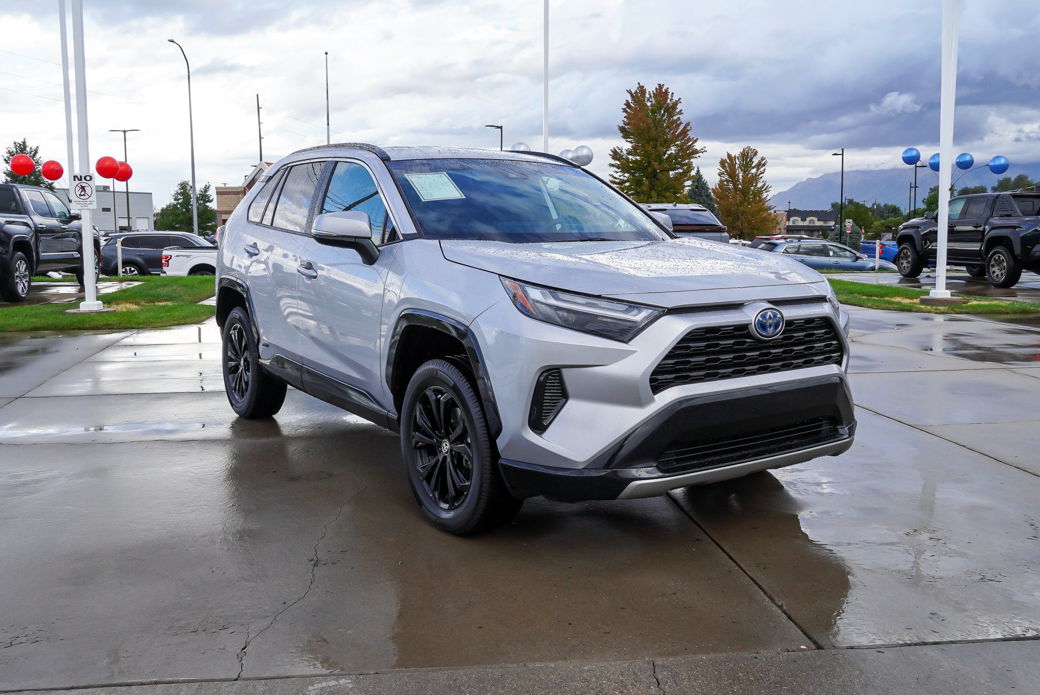 Certified 2024 Toyota RAV4 SE AWD/4WD image 2