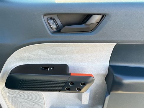 Used 2022 Ford Maverick XLT image 24