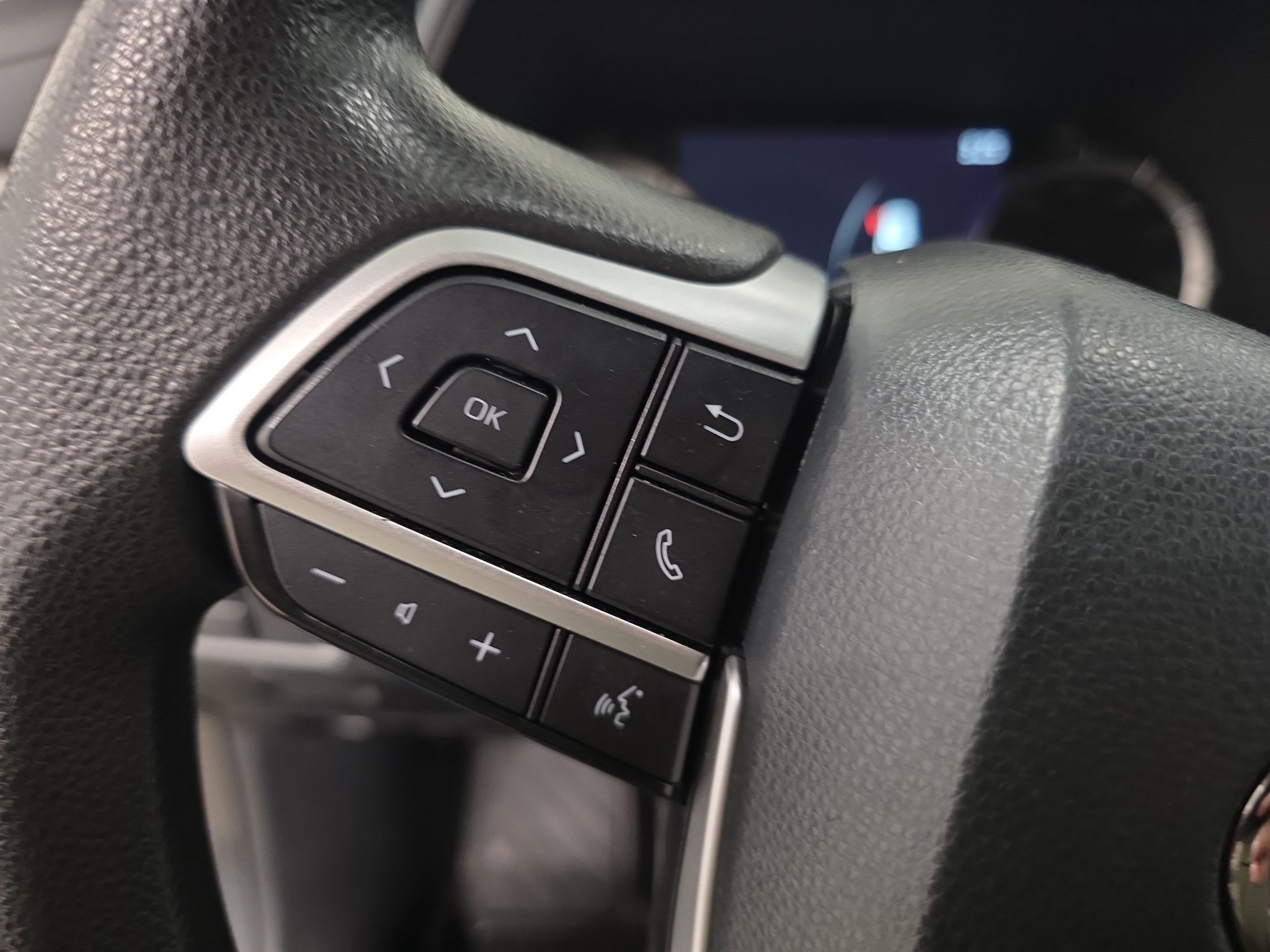 Used 2023 Toyota Highlander L AWD/4WD image 20