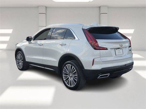 Certified 2024 Cadillac XT4 Premium Luxury image 3