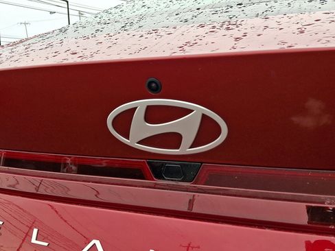 Certified 2024 Hyundai Elantra SEL image 29