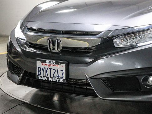 Used 2016 Honda Civic Touring image 8