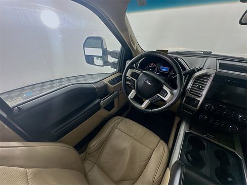 Used 2017 Ford F250 Lariat w/ FX4 Off-Road Package image 9