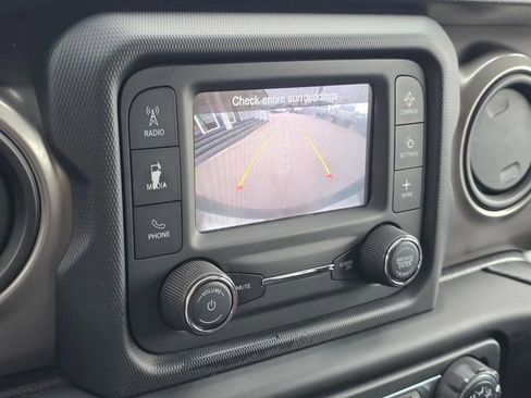 Used 2020 Jeep Wrangler Unlimited Sport S image 19