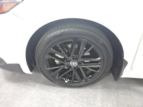 Used 2025 Toyota Camry SE FWD image 18