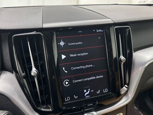 Used 2020 Volvo XC60 T6 Momentum image 28