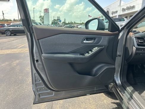 Used 2023 Nissan Rogue SV AWD/4WD image 24