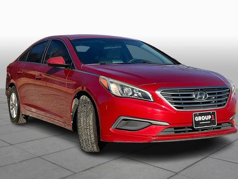 Used 2017 Hyundai Sonata SE image 3