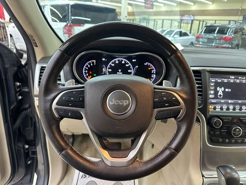 Used 2018 Jeep Grand Cherokee Overland image 24
