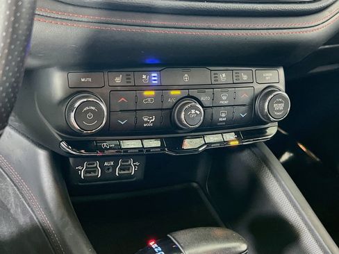Used 2023 Dodge Durango GT AWD/4WD image 16