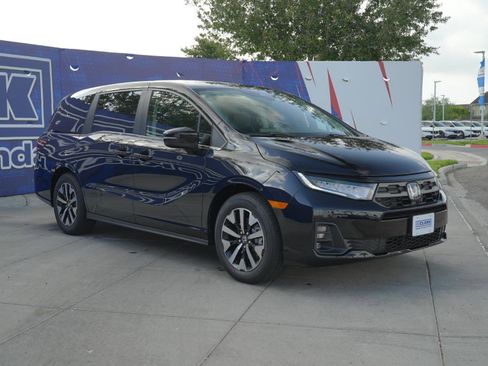New 2026 Honda Odyssey EX-L image 3