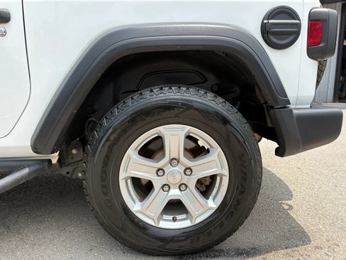 Used 2020 Jeep Wrangler Sport AWD/4WD image 31