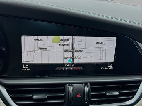 Used 2017 Alfa Romeo Giulia Quadrifoglio image 9