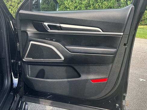 Used 2020 Kia Telluride S w/ S 8 Passenger Seating Package AWD/4WD image 12
